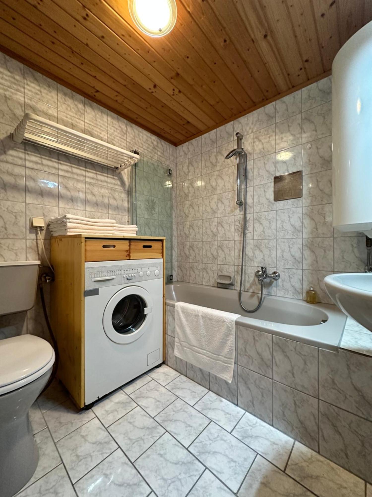 Haus Wagner Apartment บาด ไคลน์เคิร์ชไฮม์ ภายนอก รูปภาพ